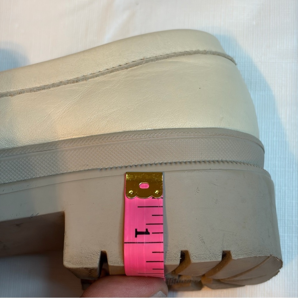 Elegant Cream Women's Loafers - Picture 7 of 8